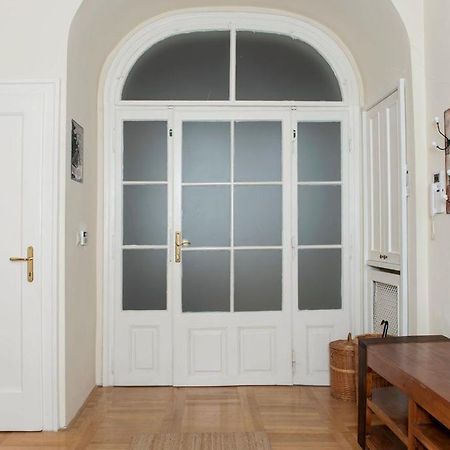 Velky Apartman Bratislava Buitenkant foto