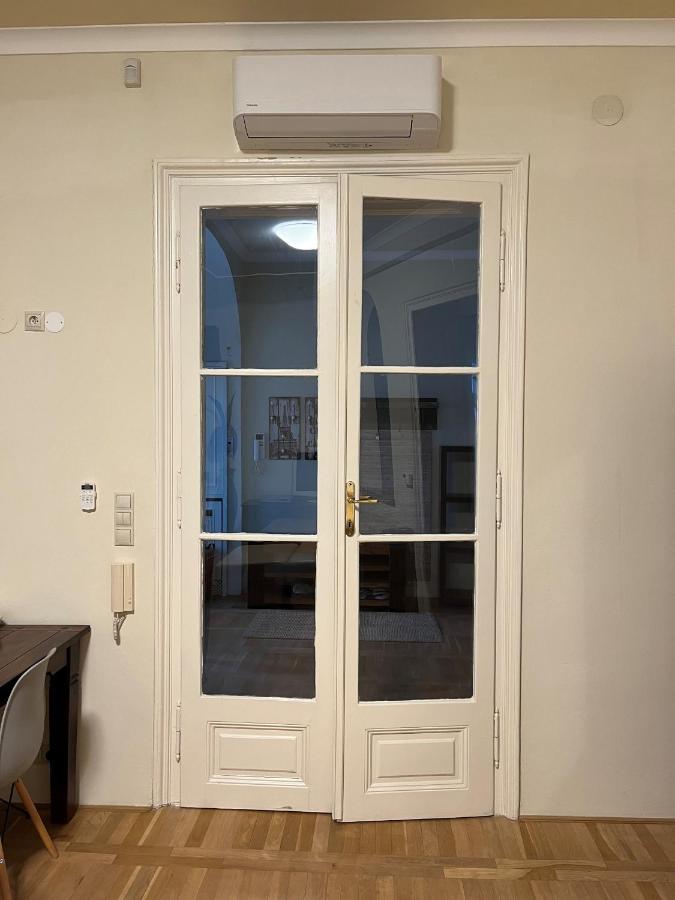 Velky Apartman Bratislava Buitenkant foto